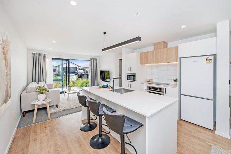 Photo of property in 12 Miromiro Street, Broomfield, Christchurch, 8042