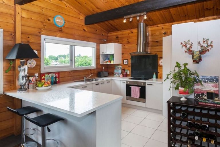 Photo of property in 47 Tintern Avenue, Avonhead, Christchurch, 8042