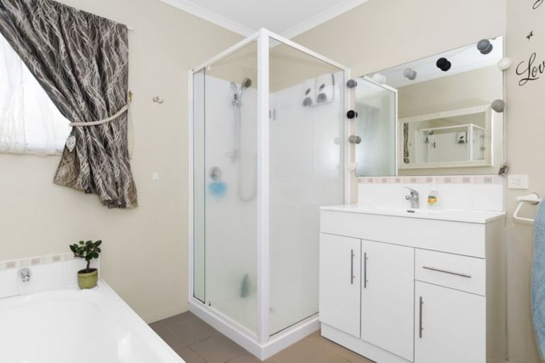 Photo of property in 8 Mynah Place, Welcome Bay, Tauranga, 3112