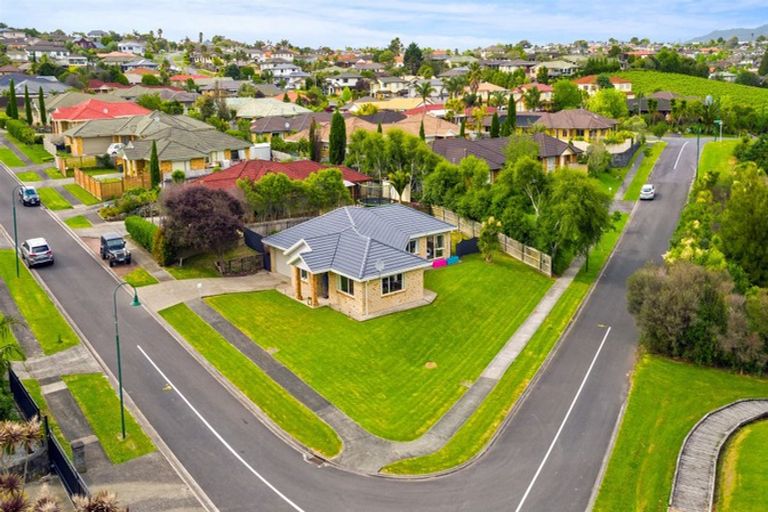 Photo of property in 1 Fleetwood Drive, Henderson, Auckland, 0612