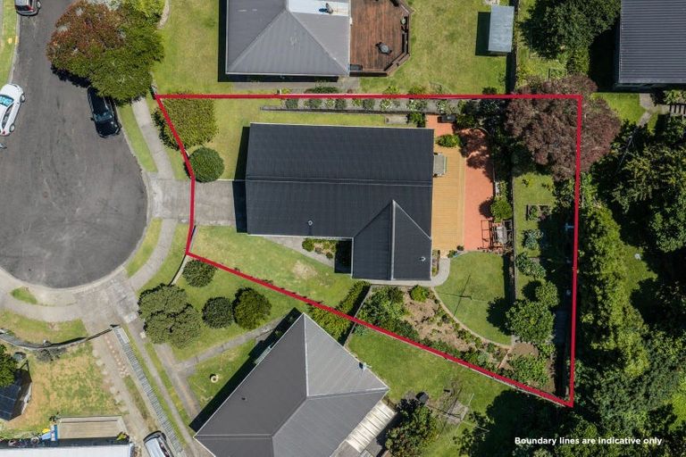 Photo of property in 9 Oawai Place, Marfell, New Plymouth, 4310