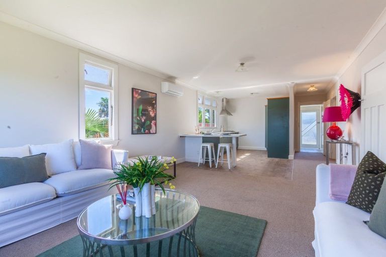 Photo of property in 106 Meeanee Road, Taradale, Napier, 4112