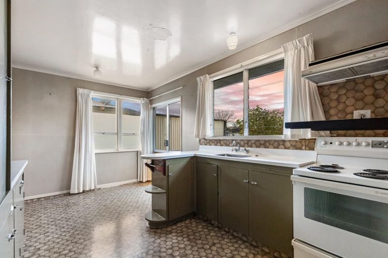 Photo of property in 7 Abbotleigh Avenue, Te Atatu Peninsula, Auckland, 0610