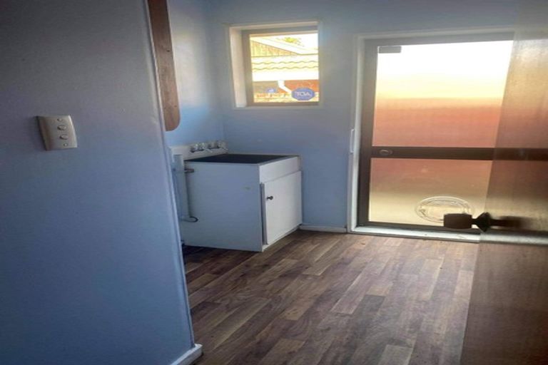 Photo of property in 2/36 Solomon Avenue, Redwood, Christchurch, 8051