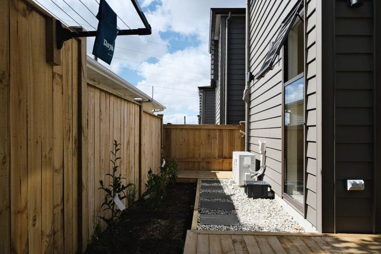 Photo of property in 46d Tiroroa Avenue, Te Atatu South, Auckland, 0610