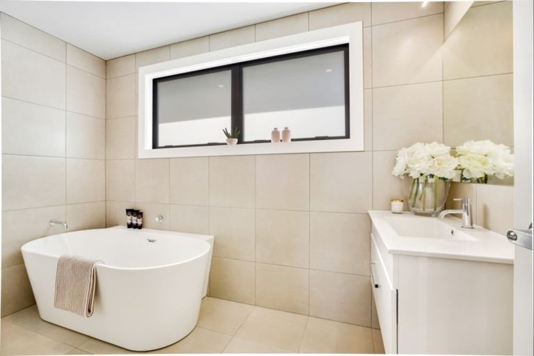 Photo of property in 14 Makete Crescent, Hobsonville, Auckland, 0618