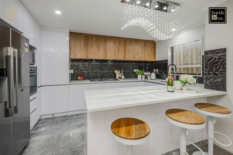 Photo of property in 56b Cambridge Terrace, Papatoetoe, Auckland, 2025