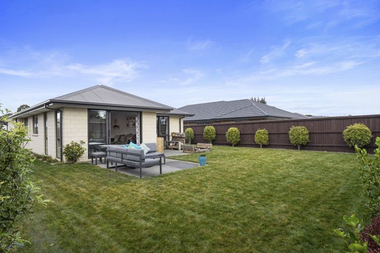 Photo of property in 43 Tara Crescent, Woodend, 7610