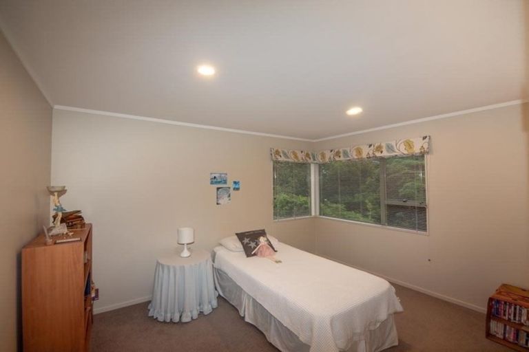 Photo of property in 10 Myers Grove, Churton Park, Wellington, 6037