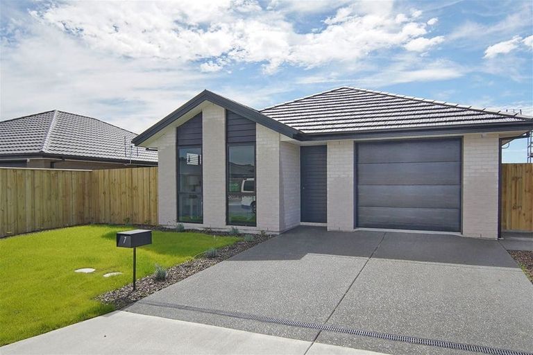 Photo of property in 7 Jasmine Street, Woodend, 7610