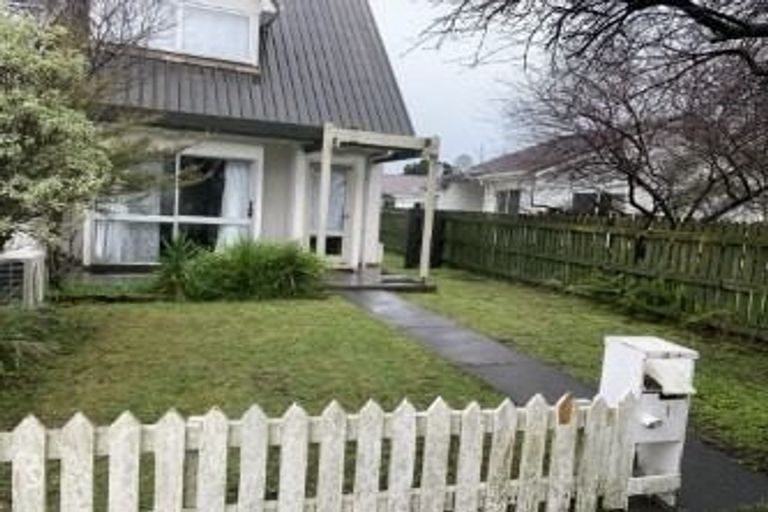 Photo of property in 12 Attlee Place, Gisborne, 4010