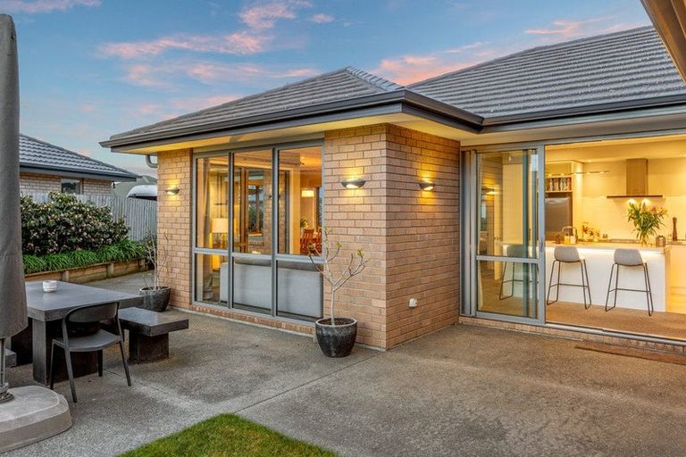 Photo of property in 26 Blue Gum Place, New Brighton, Christchurch, 8083