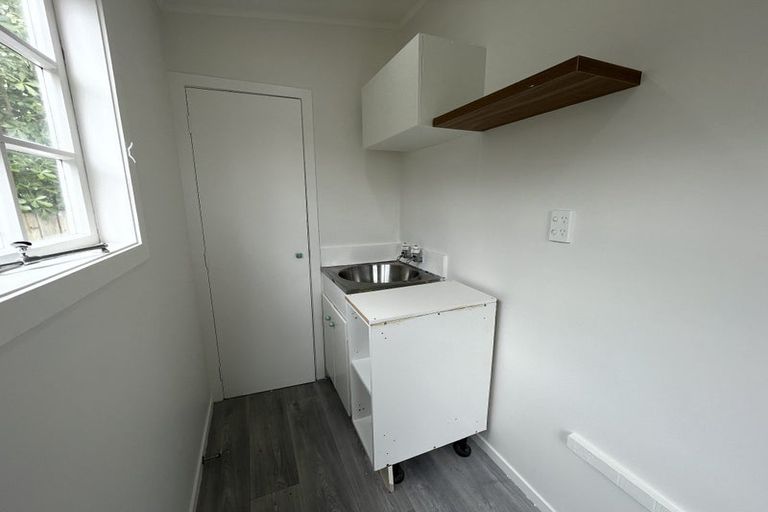 Photo of property in 57 Lynwood Road, New Lynn, Auckland, 0600