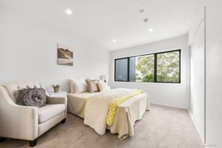 Photo of property in 4/1 Kaponga Crescent, New Lynn, Auckland, 0600