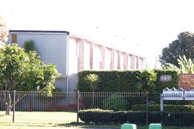 Photo of property in 2/265 Massey Road, Mangere East, Auckland, 2024