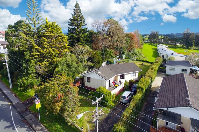 Photo of property in 114 Don Buck Road, Massey, Auckland, 0614