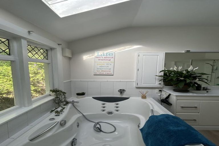 Photo of property in 1/1 Wilkinson Street, Oriental Bay, Wellington, 6011