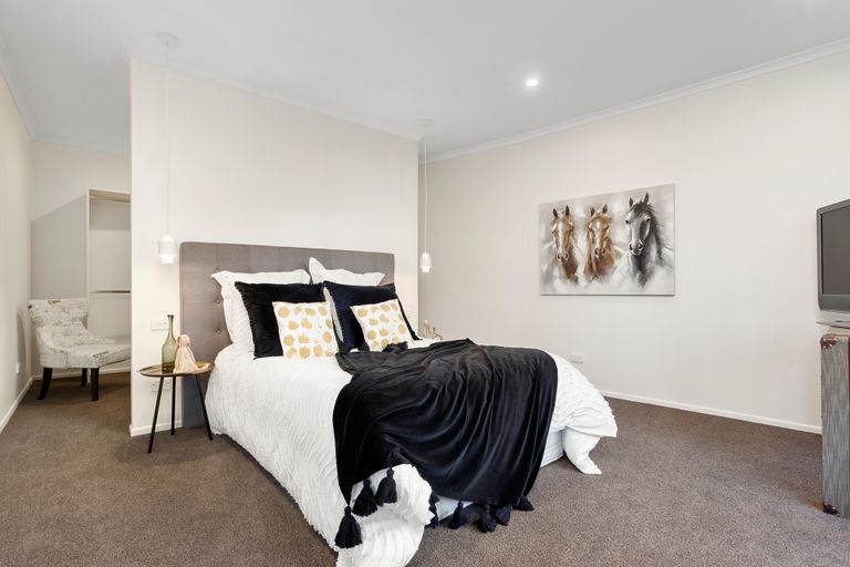 Photo of property in 57 Kohu Road, Titirangi, Auckland, 0604