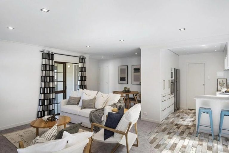 Photo of property in 8 Bellcroft Place, Belmont, Auckland, 0622