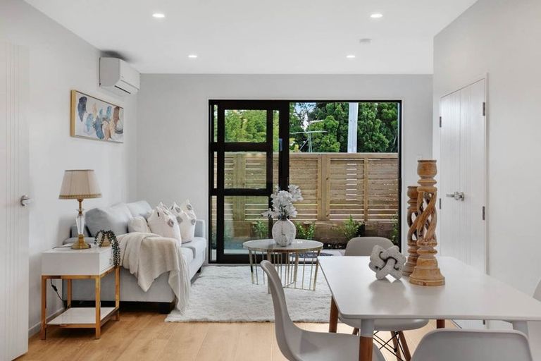 Photo of property in 129 Lancaster Road, Beach Haven, Auckland, 0626