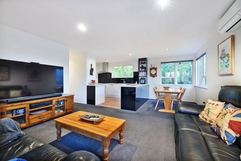 Photo of property in 14 Edgewood Way, Henderson, Auckland, 0612