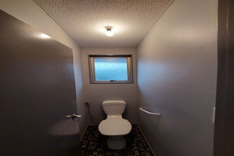 Photo of property in 50 Chipping Lane, Redwood, Christchurch, 8051