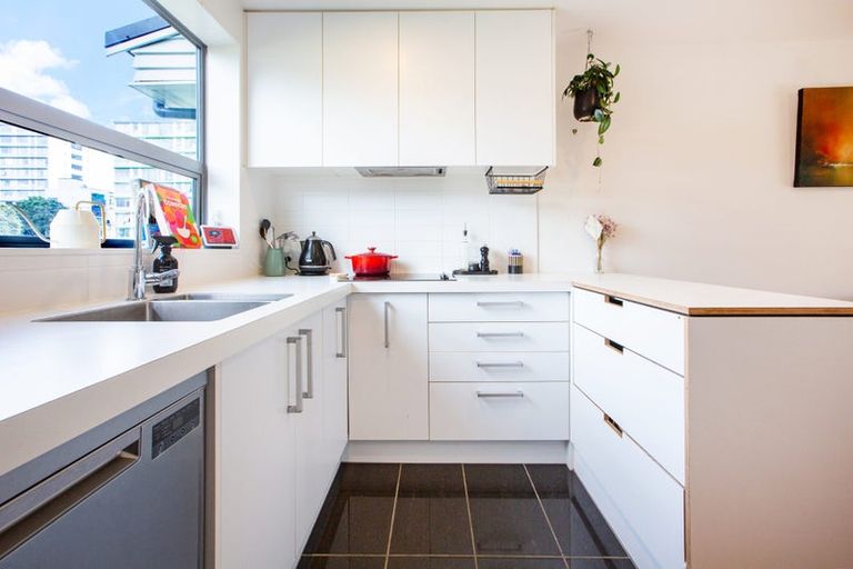 Photo of property in 18/31 Princess Terrace, Newtown, Wellington, 6021