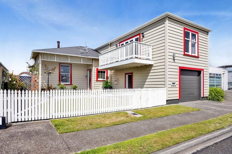 Photo of property in 54 Disraeli Street, Hawera, 4610