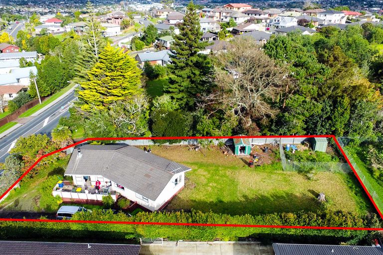 Photo of property in 114 Don Buck Road, Massey, Auckland, 0614