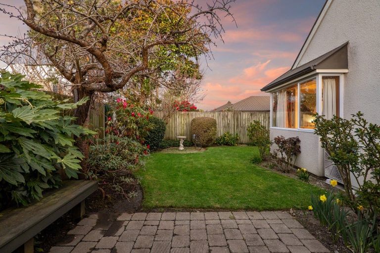 Photo of property in 1/102 Apsley Drive, Avonhead, Christchurch, 8042