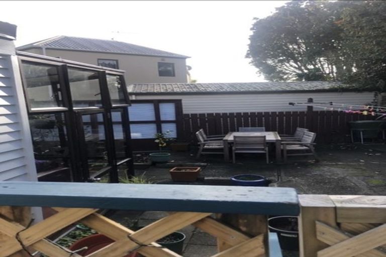 Photo of property in 7a Gray Avenue, Paraparaumu Beach, Paraparaumu, 5032