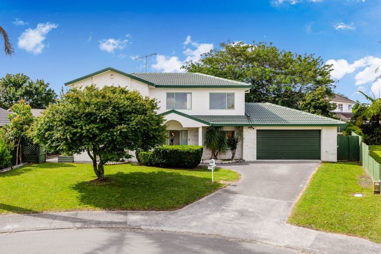 Photo of property in 16 Cumbrian Place, Conifer Grove, Takanini, 2112
