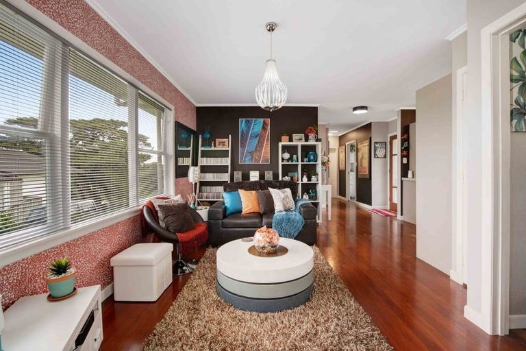 Photo of property in 27a Makiri Street, Helensville, 0800