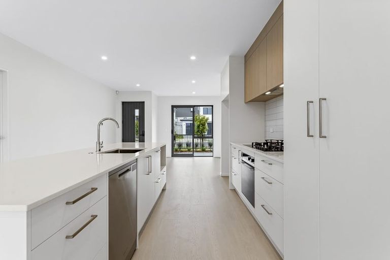 Photo of property in 95 Katikati Drive, Manurewa, 2102