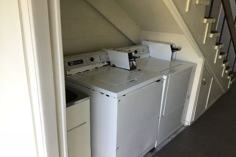Photo of property in 2 Gorrie Road, Regent, Whangarei, 0112