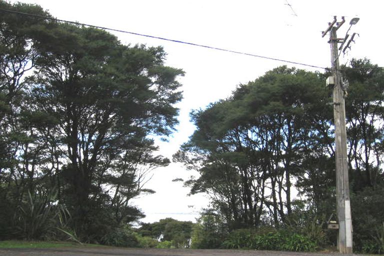Photo of property in 33 Takahe Road, Titirangi, Auckland, 0604