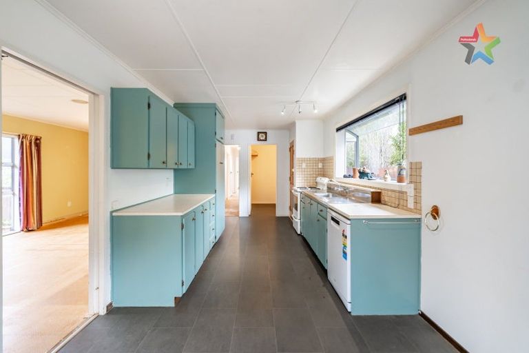 Photo of property in 6 Kendal Grove, Wainuiomata, Lower Hutt, 5014