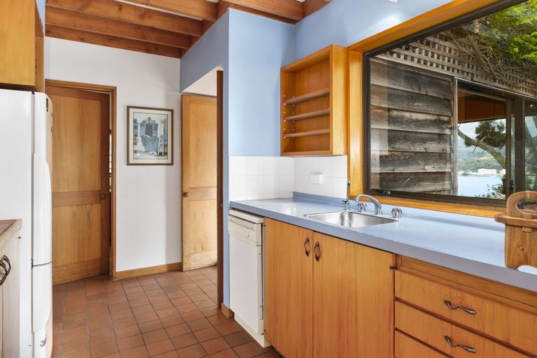Photo of property in 18 Ivanhoe Road, The Cove, Dunedin, 9077