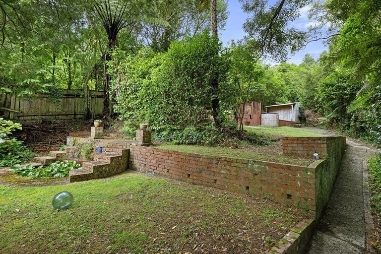 Photo of property in 124 Kamahi Street, Stokes Valley, Lower Hutt, 5019