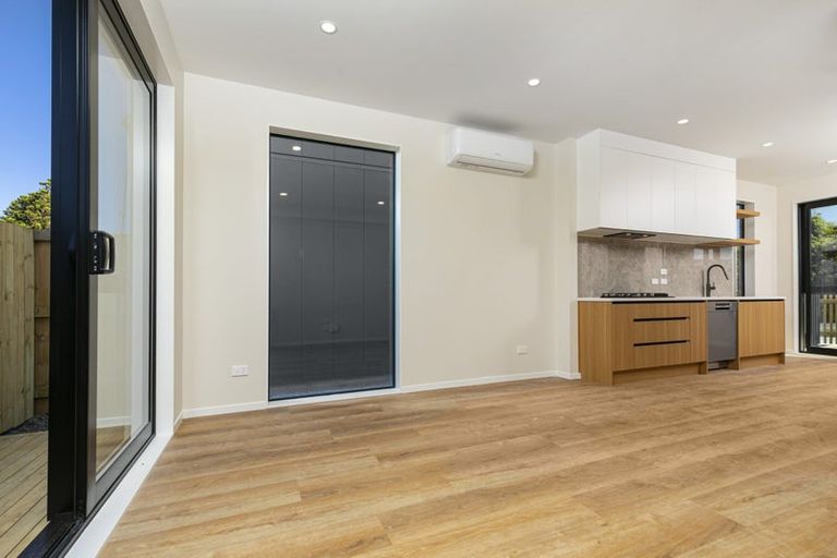 Photo of property in 2/18 Scott Road, Hobsonville, Auckland, 0616