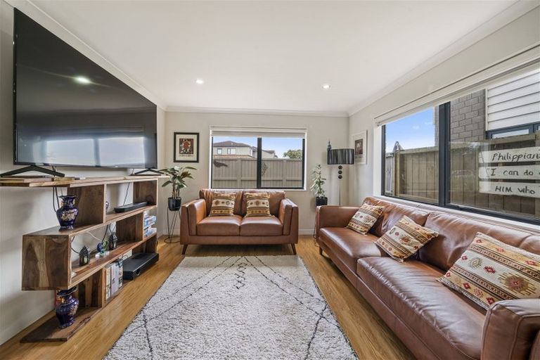 Photo of property in 93 Naylors Drive, Mangere, Auckland, 2022