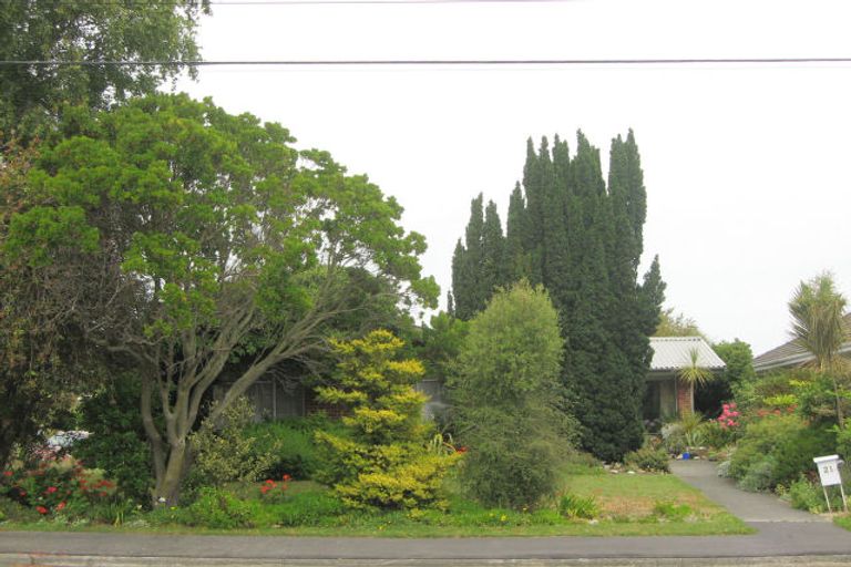 Photo of property in 21 Croziers Road, St Albans, Christchurch, 8052