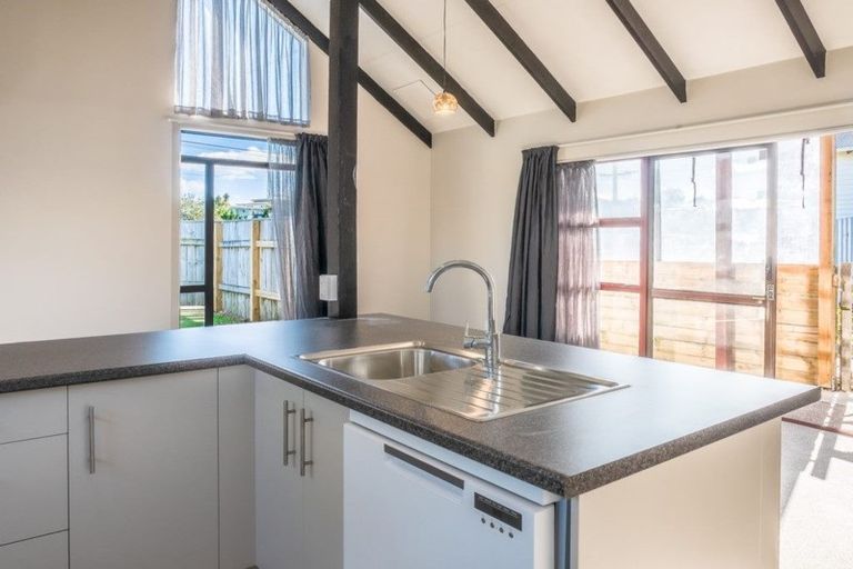 Photo of property in 180a Cornfoot Street, Castlecliff, Whanganui, 4501