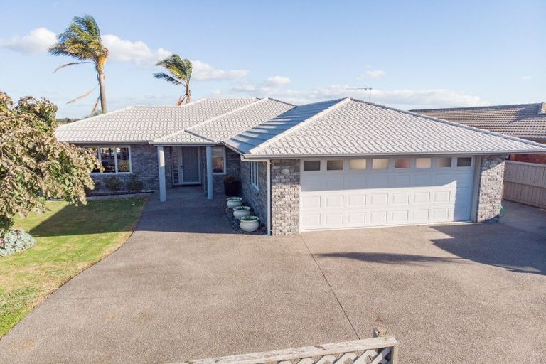 Photo of property in 10 Harris Place, Ngatea, 3503