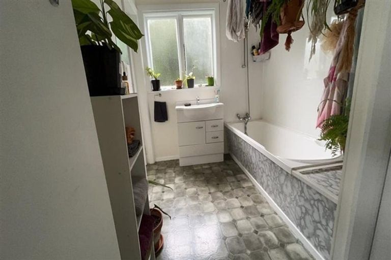 Photo of property in 82- 84 Queen Street, Westport, 7825