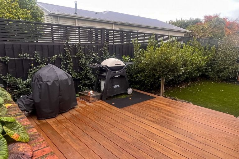 Photo of property in 155 Weston Road, St Albans, Christchurch, 8052
