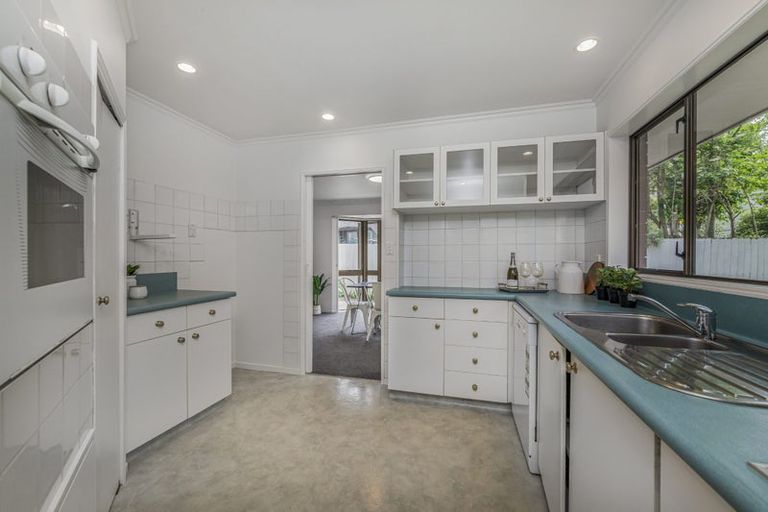 Photo of property in 278 Memorial Avenue, Burnside, Christchurch, 8053