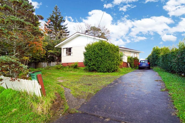 Photo of property in 114 Don Buck Road, Massey, Auckland, 0614