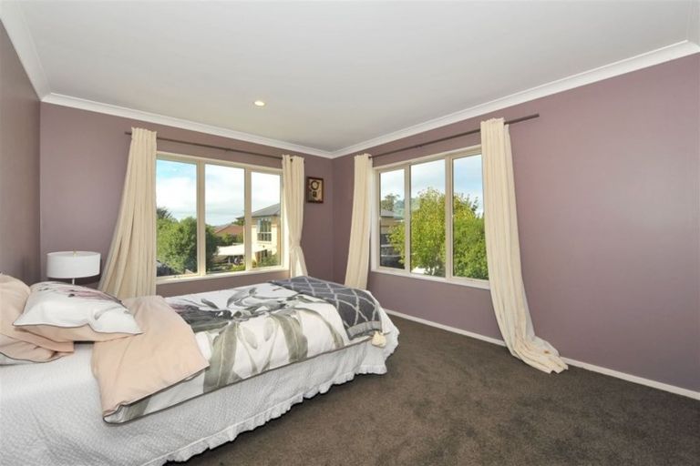 Photo of property in 35 Mataroa Place, Parklands, Christchurch, 8083