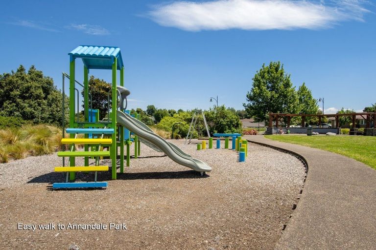 Photo of property in 32 Fairfax Crescent, Pyes Pa, Tauranga, 3112